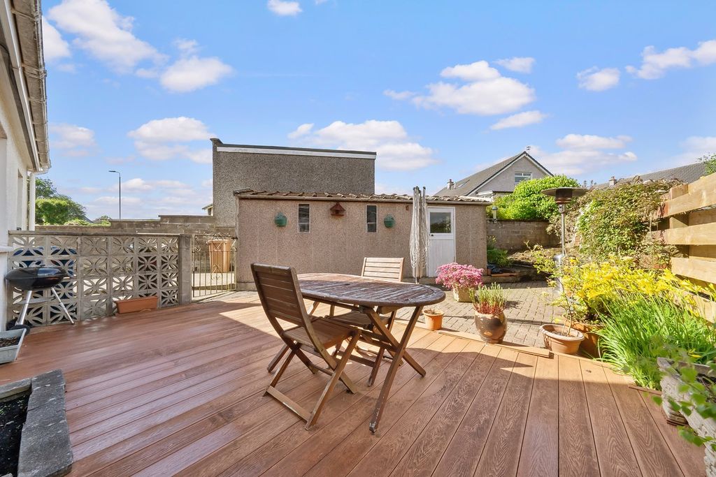 Property photo 3 of 38