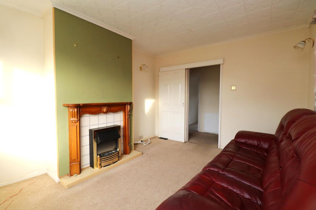 Property photo 3 of 20 Living Room