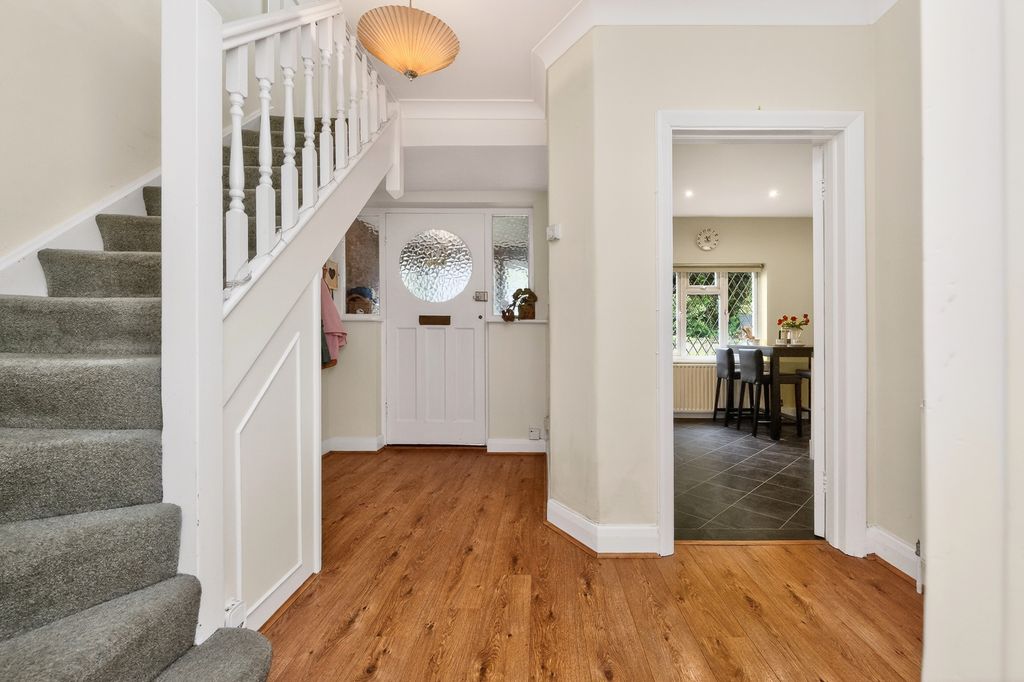 Property photo 2 of 18