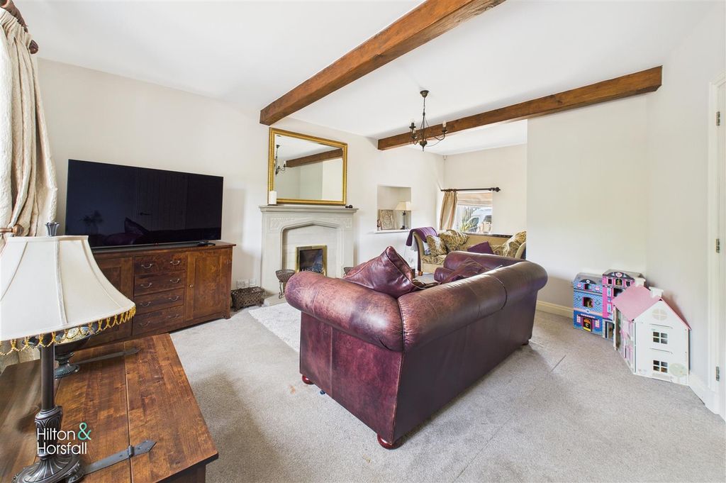 Property photo 2 of 40 Pine Garth Farm