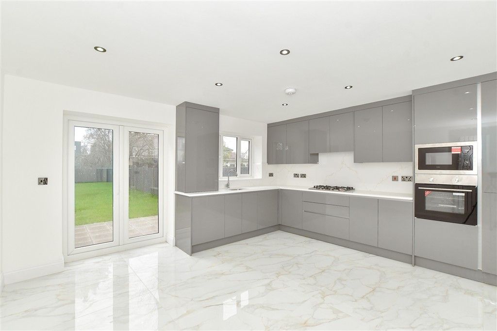 Property photo 3 of 17 Kitchen/Diner