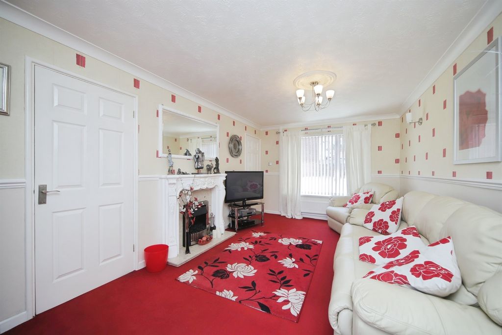 Property photo 3 of 18