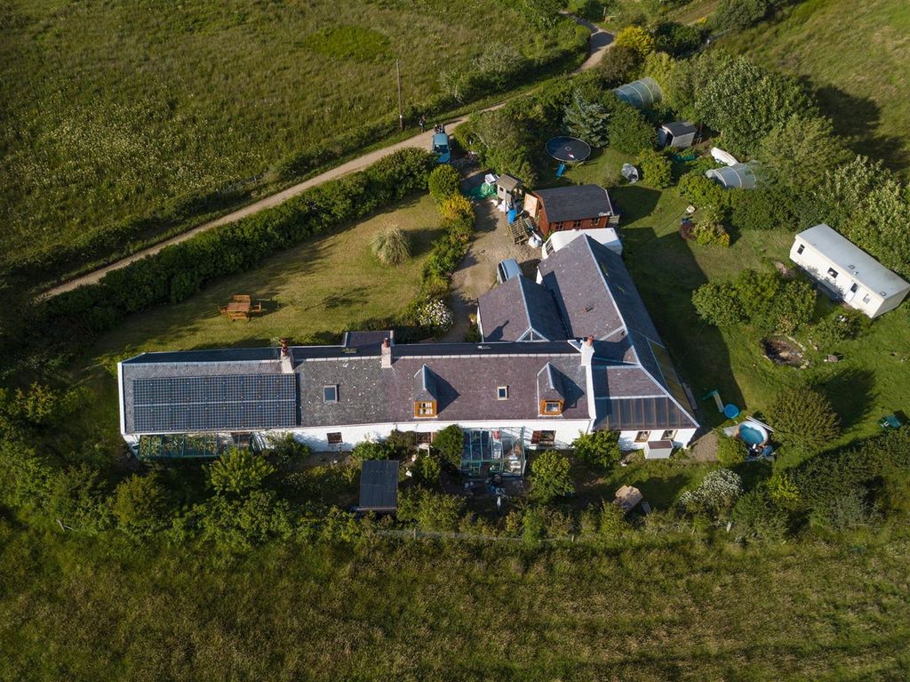 Property photo 1 of 77 Historical Drone