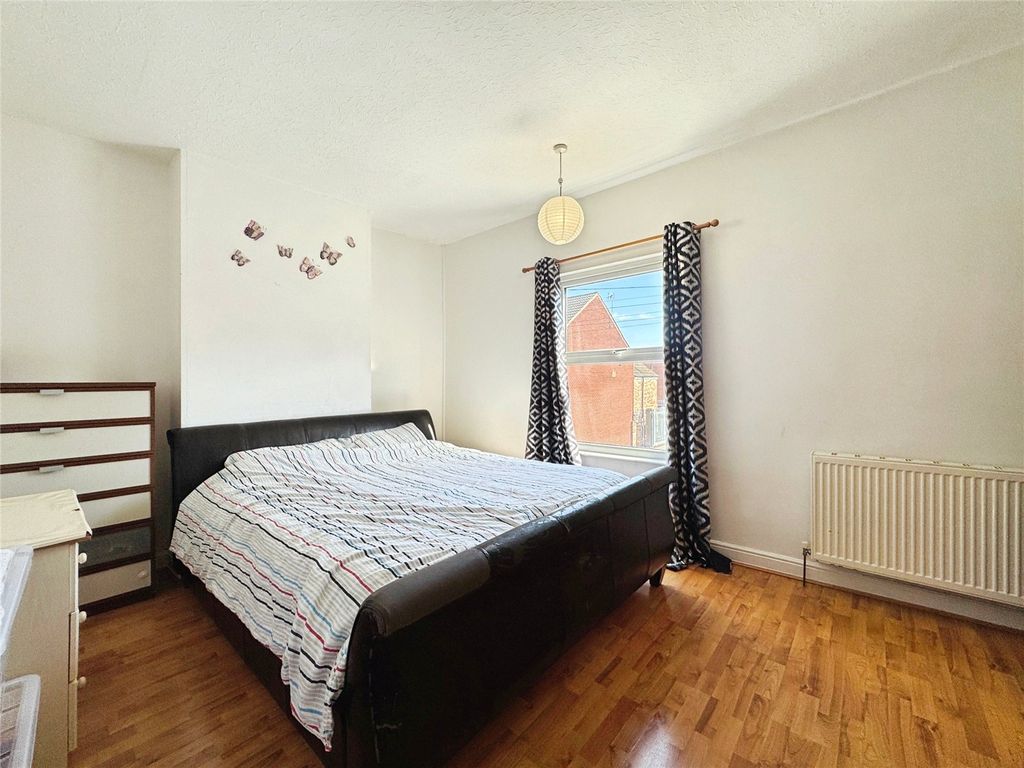 Property photo 3 of 16 Picture No. 11
