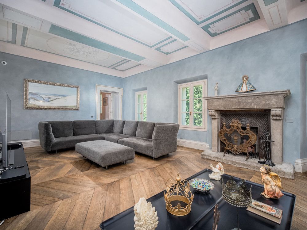 Property photo 1 of 40