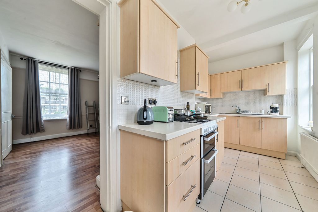 Property photo 3 of 22 Kitchen