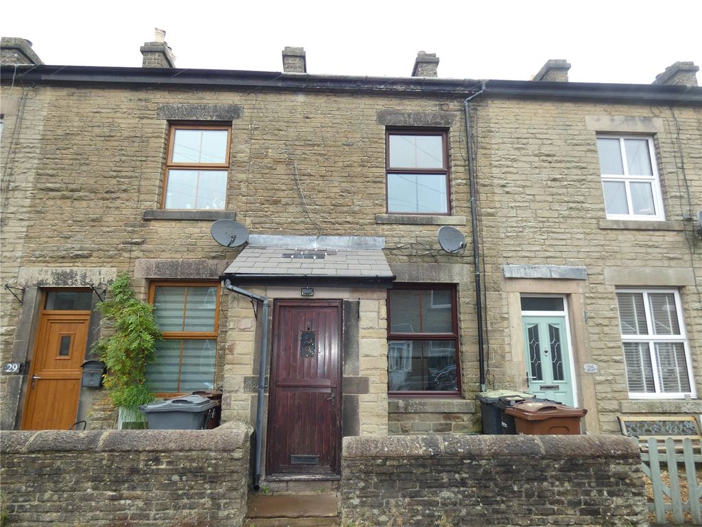 Property photo 1 of 8 Front
