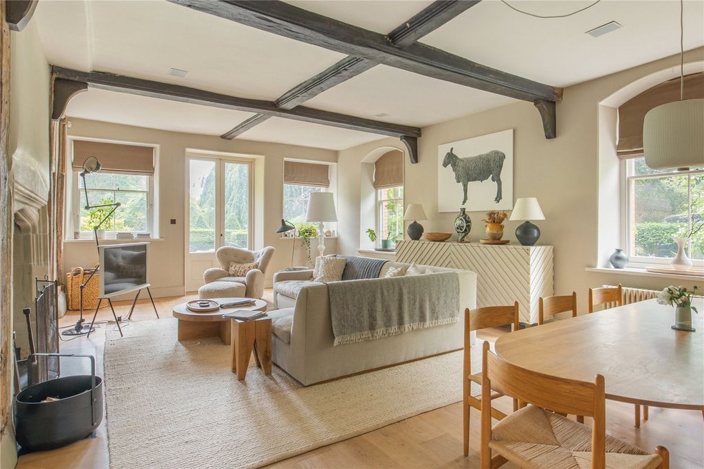 Property photo 3 of 23 Haslingfield Manor