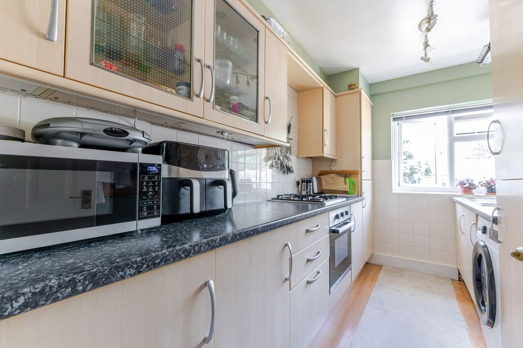 Property photo 3 of 15 Kitchen 1