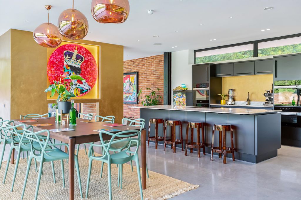 Property photo 2 of 27 Image