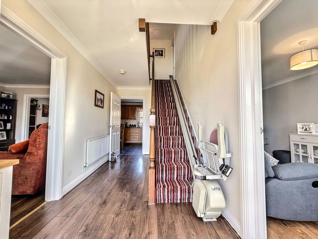 Property photo 2 of 20