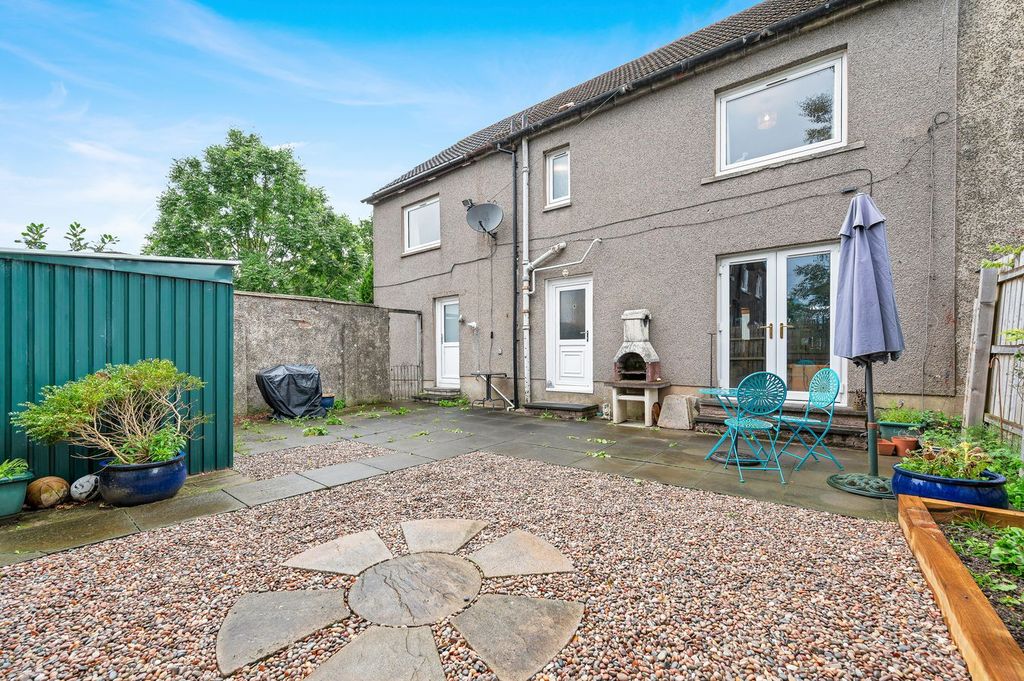 Property photo 1 of 28