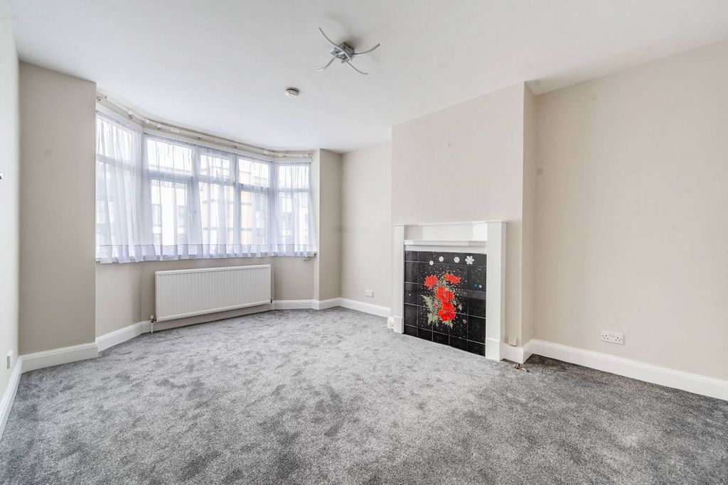 Property photo 1 of 6