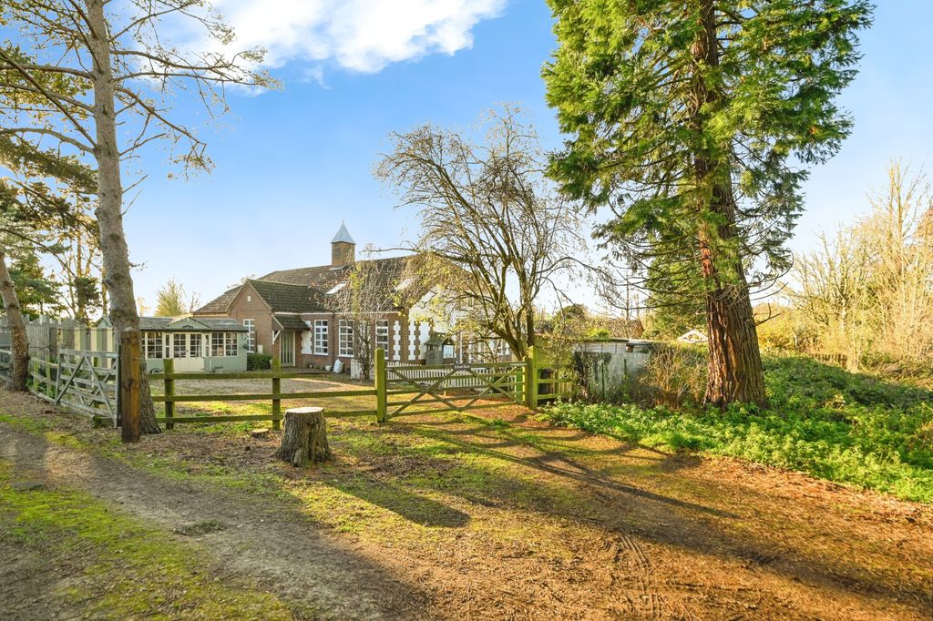 Property photo 1 of 17 Photography