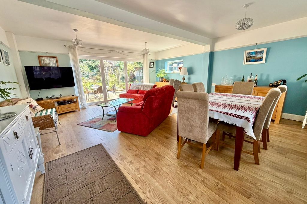 Property photo 3 of 29