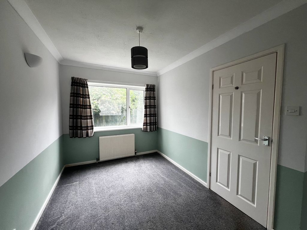 Property photo 3 of 8 Dining Room