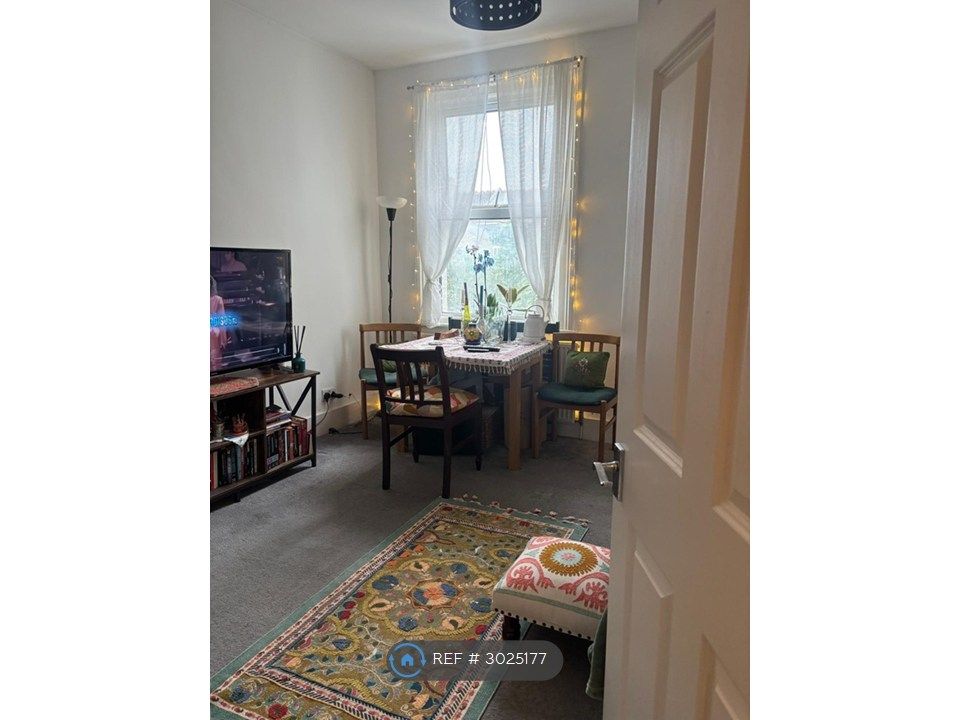 Property photo 1 of 7 Kitchen