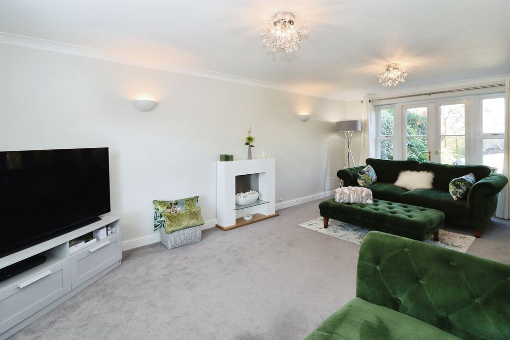 Property photo 2 of 23