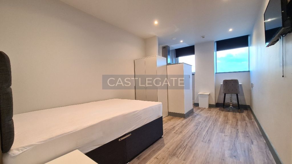 Property photo 1 of 14 Room 42, Renaissance Works, 103 New Street, Huddersfield, HD1 2Tw