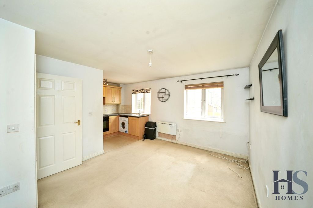 Property photo 3 of 18