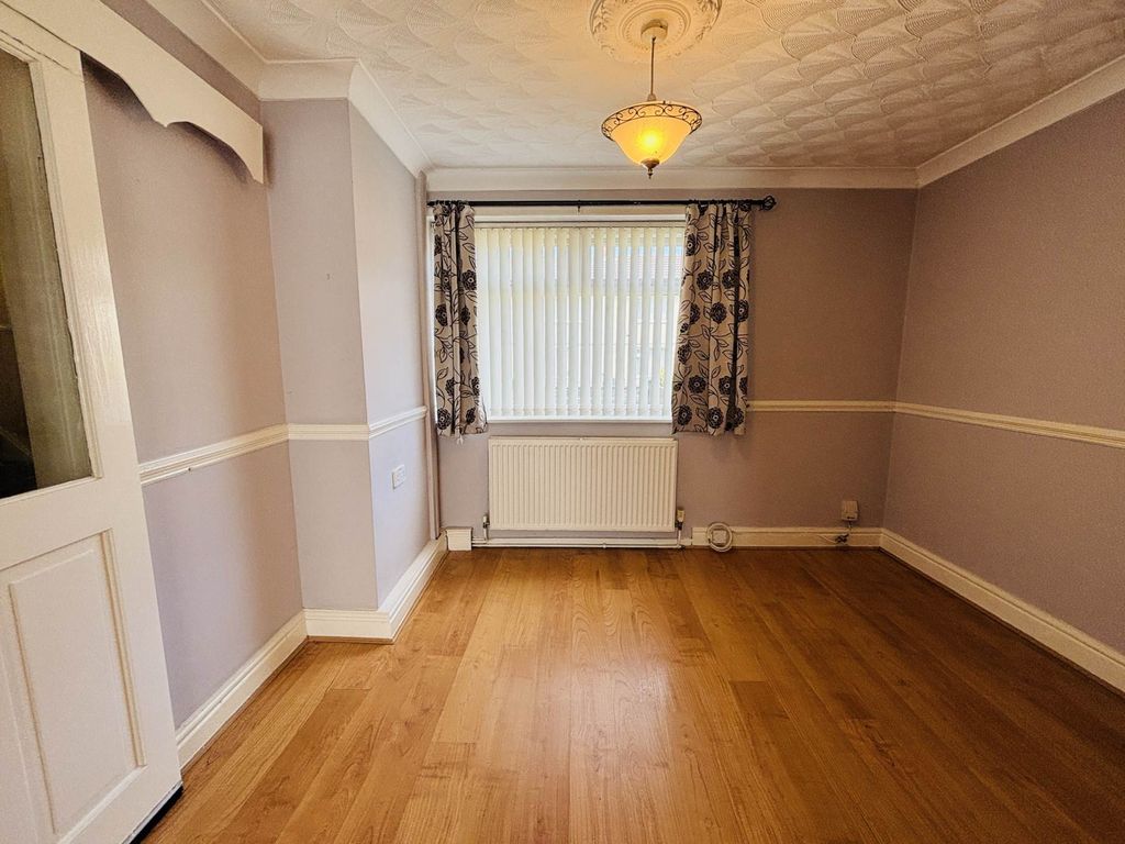 Property photo 3 of 26