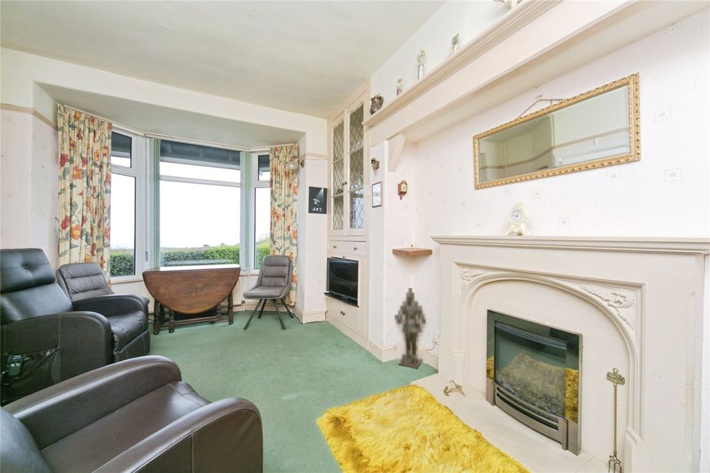 Property photo 3 of 32 Picture No. 02