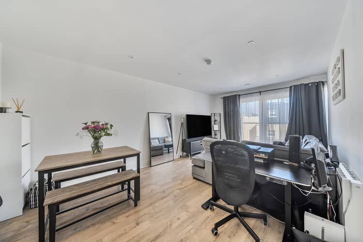 Property photo 2 of 11