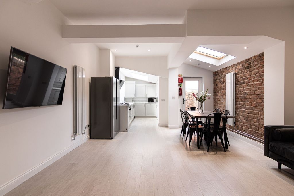 Property photo 1 of 18 Bright Open-Plan Living And Dining Area With Pale ...