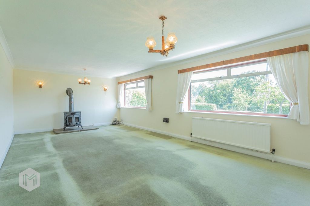 Property photo 2 of 37