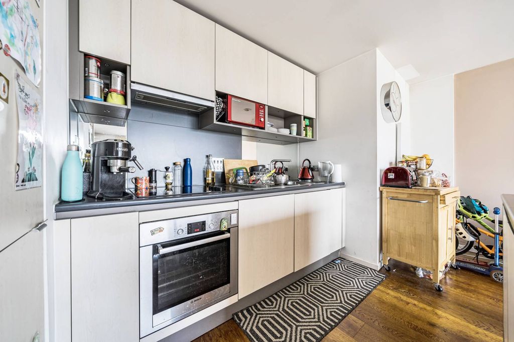 Property photo 3 of 18