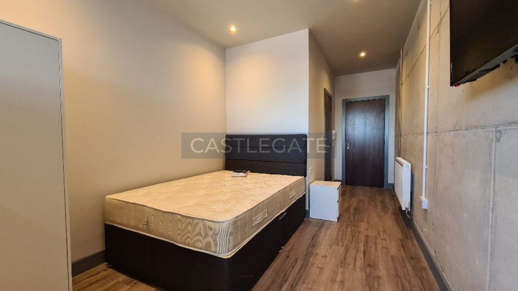 Property photo 2 of 14 Room 59, Renaissance Works, 103 New Street, Huddersfield, HD1 2Tw