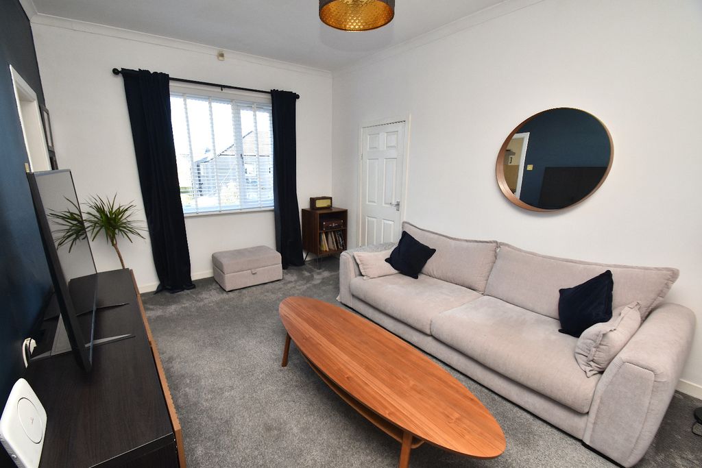 Property photo 3 of 18 4876054