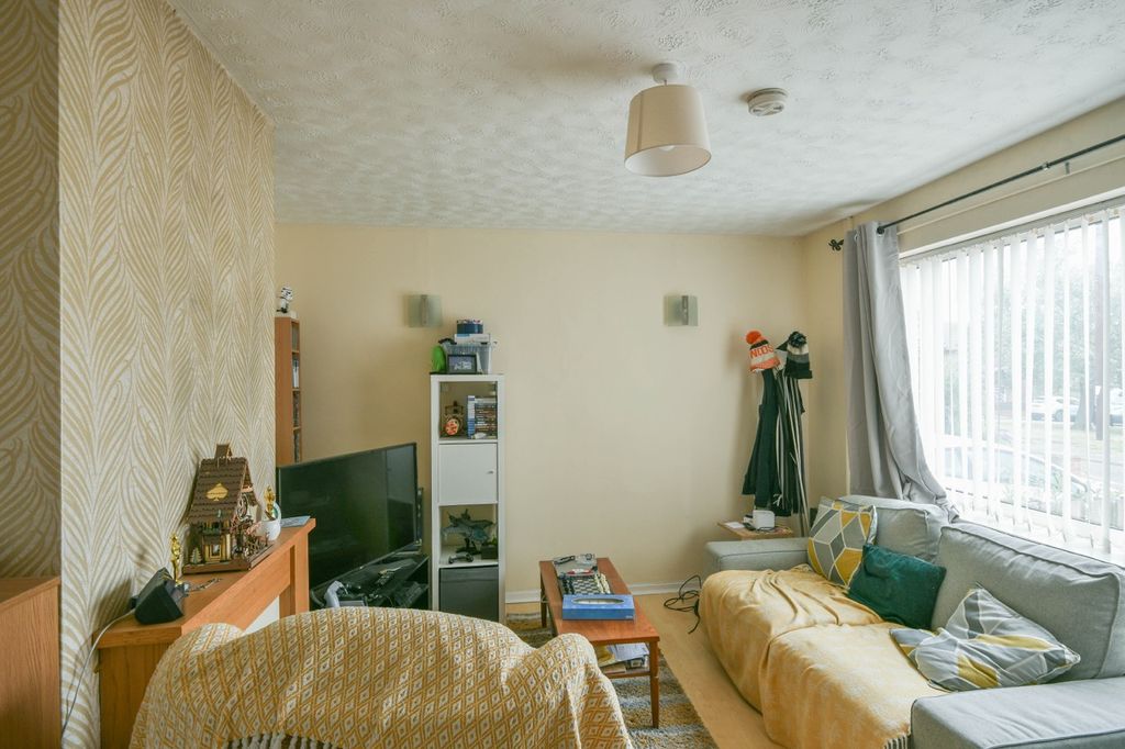 Property photo 3 of 19