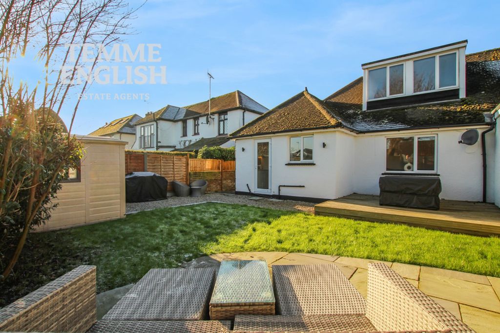 Property photo 2 of 20