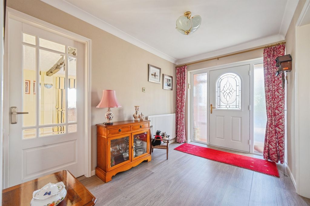 Property photo 2 of 24