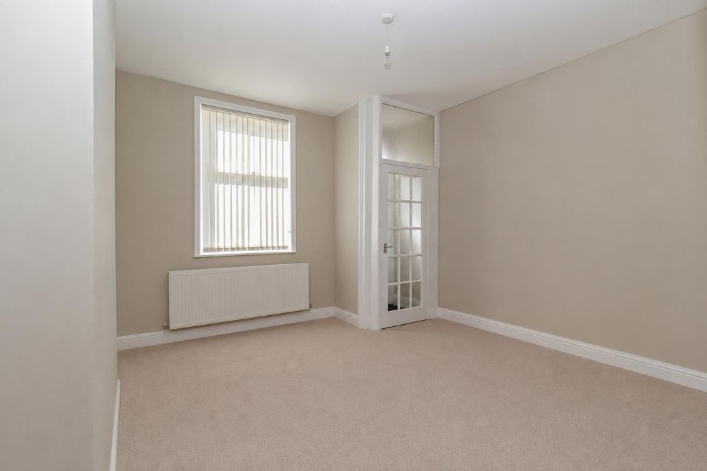 Property photo 2 of 8 Lr.Png