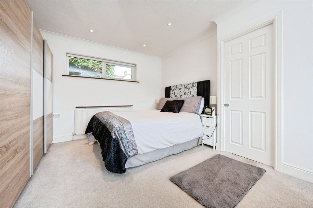 Additional image 12 of 3 bed bungalow for salePoplar Close, Leighton Buzzard, Bedfordshire LU7