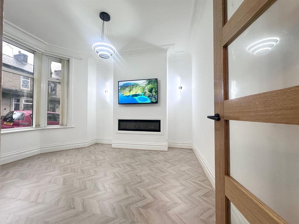 Property photo 3 of 16 3