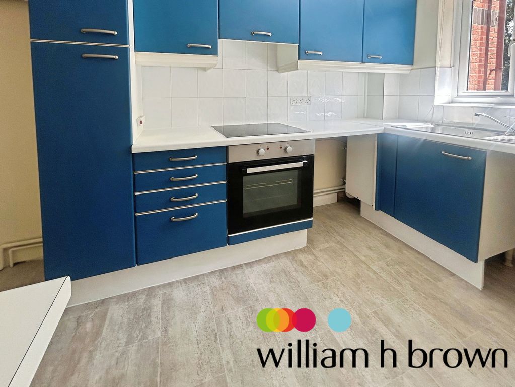 Property photo 3 of 7 Kitchen