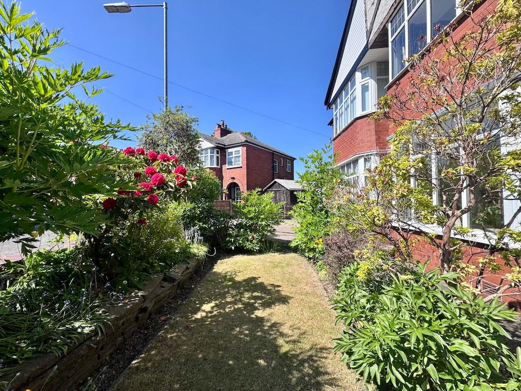 Property photo 2 of 20