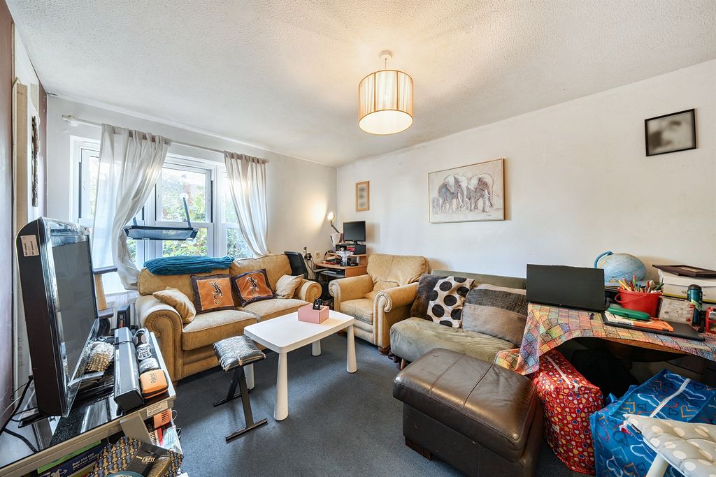 Property photo 2 of 13