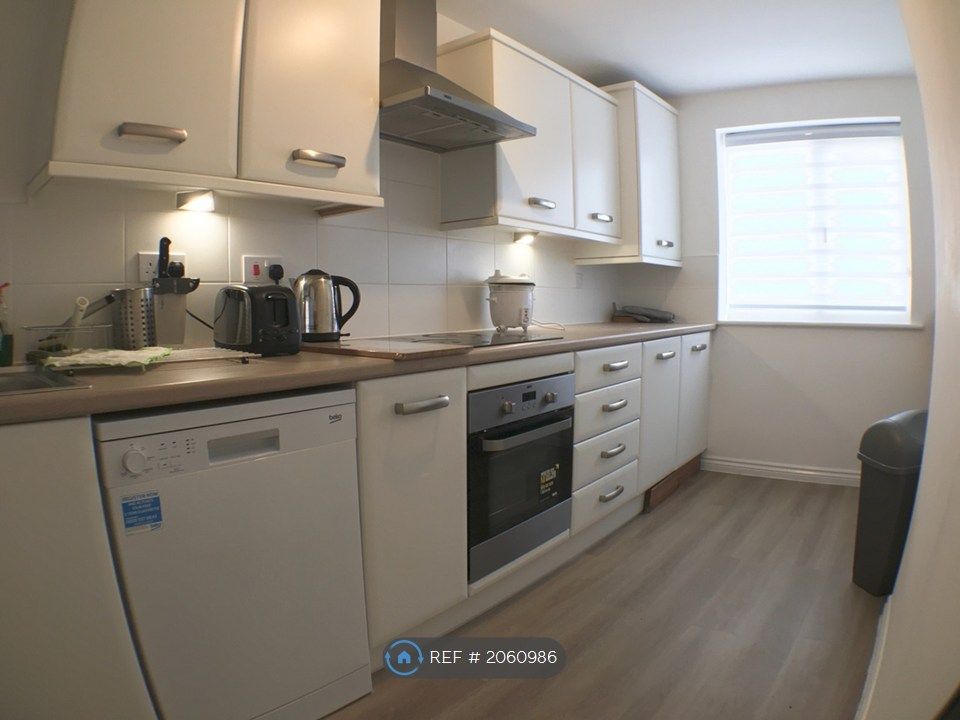 Property photo 2 of 9 Kitchen