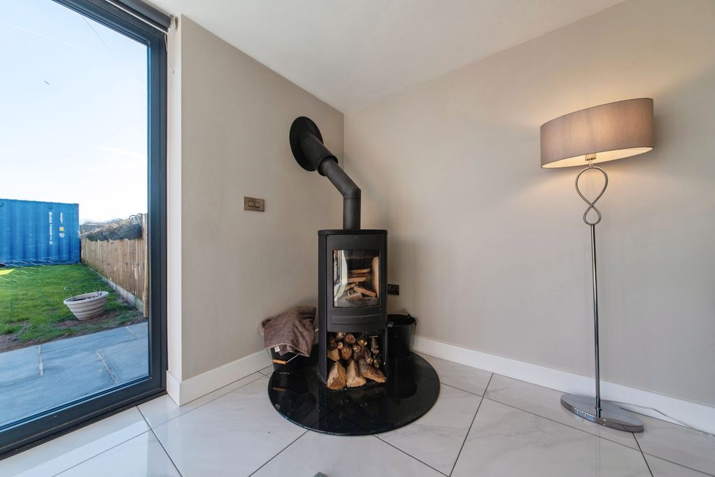 Additional image 27 of 4 bed detached house for saleBeesby Road, Alford LN13