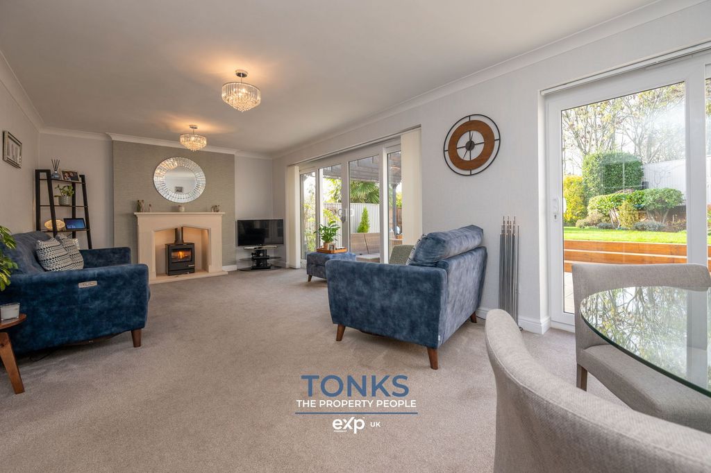 Property photo 3 of 24