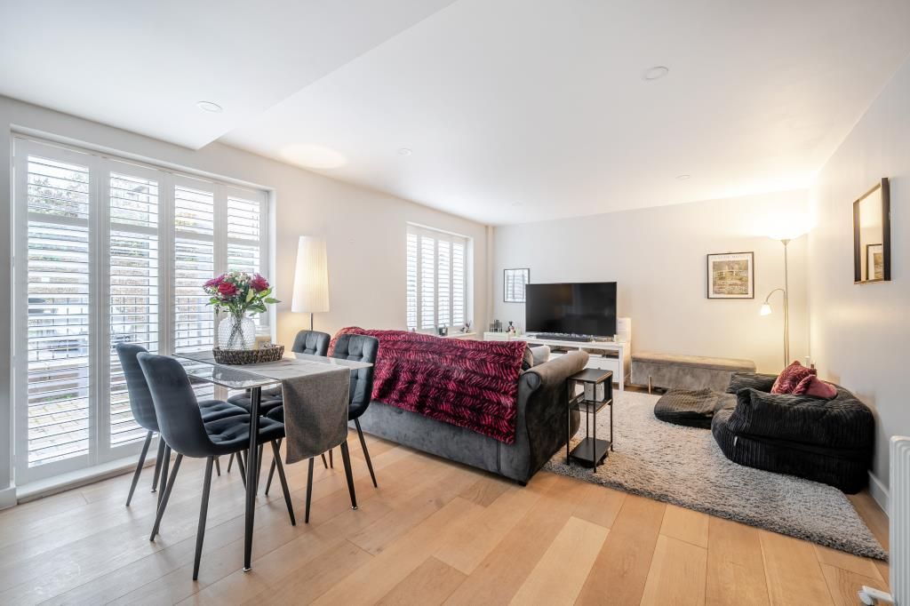 Property photo 2 of 23 Living Room