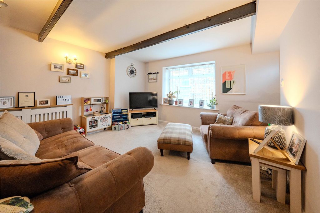 Property photo 2 of 13 Picture No. 17