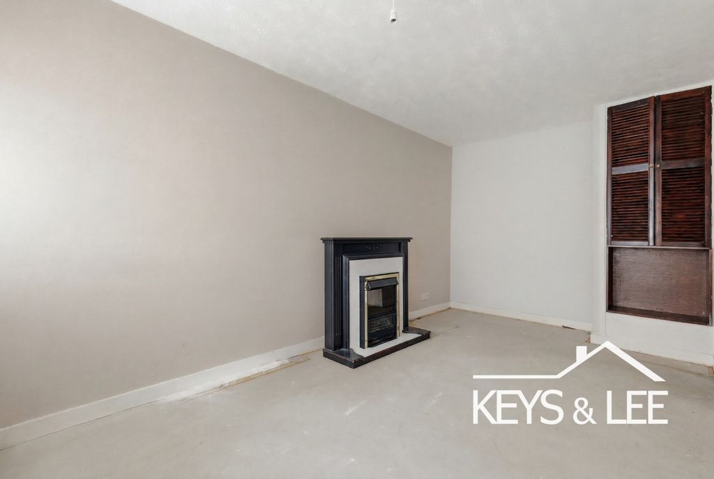 Property photo 2 of 16 5275233