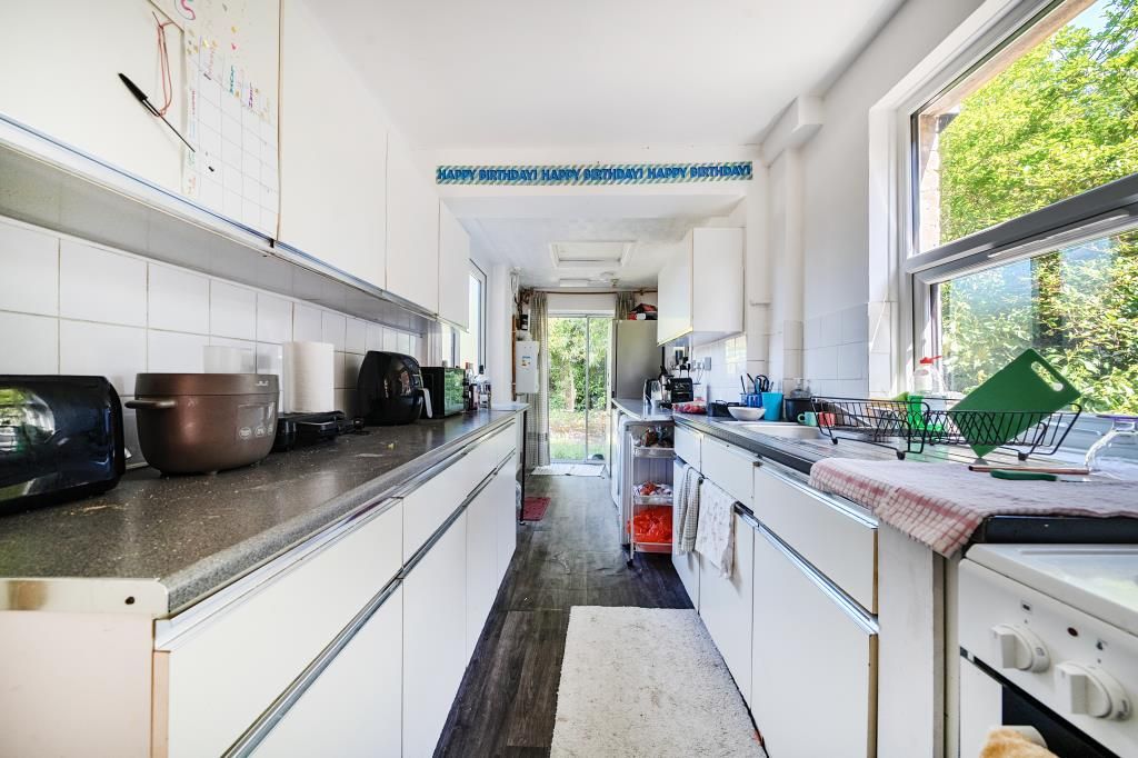 Property photo 3 of 18 Kitchen