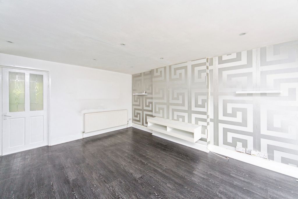 Property photo 3 of 20 Pbox-Img.Jpg