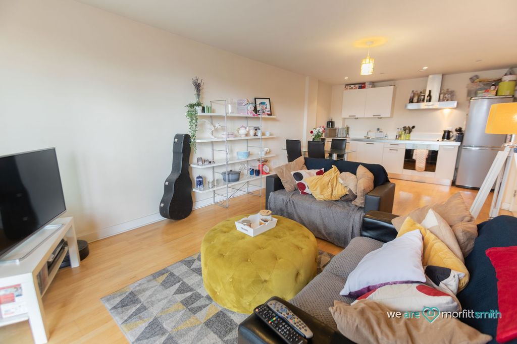 Property photo 2 of 10